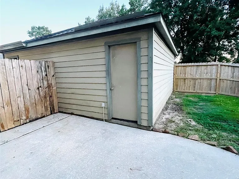 23623 Twisting Falls Dr — Photo 40