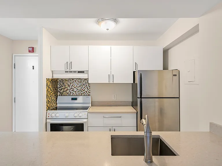 333 Grand Ave #2S — Photo 1