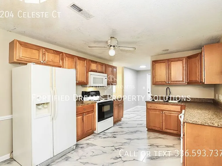 2204 Celeste Ct — Photo 7