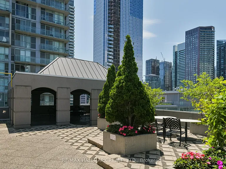 140 Simcoe St #Penthouse 09 — Photo 28