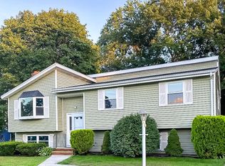 20 Dundee Dr, Bridgewater, MA 02324