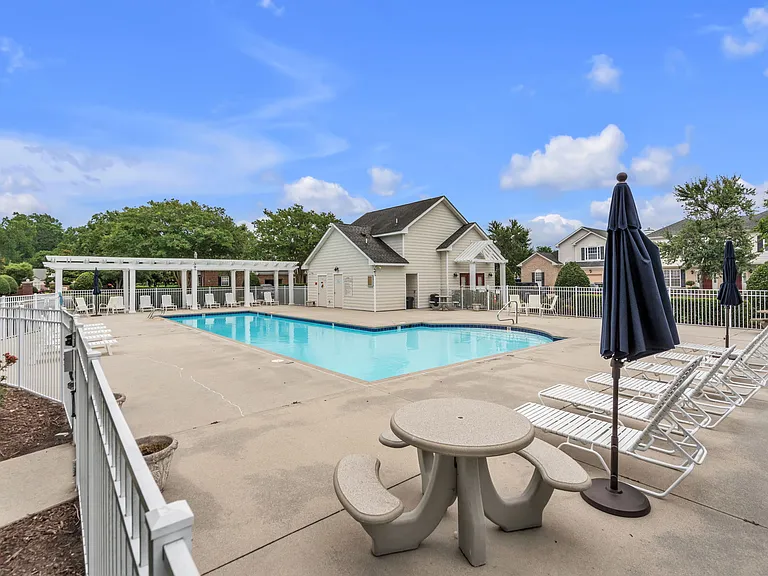 1116 Westbriar Dr — Photo 39