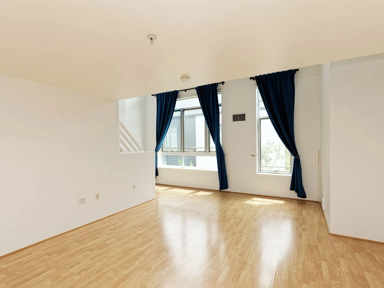 1 bed, 1.5 bath, 964 sqft, $2,775 — Photo 2