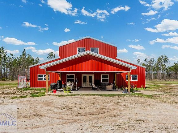 3rd image of 2110 Post Rd