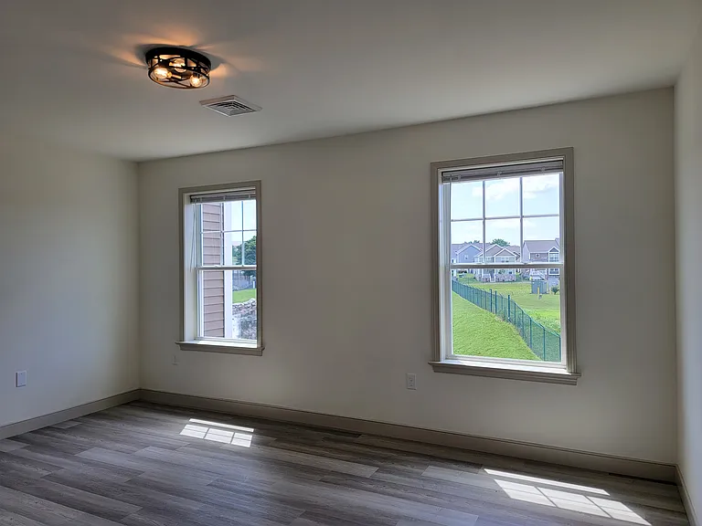 11 Yacht Ave #B — Photo 4