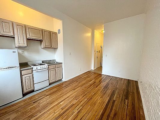 1st image of 171 Avenue C APT 1D