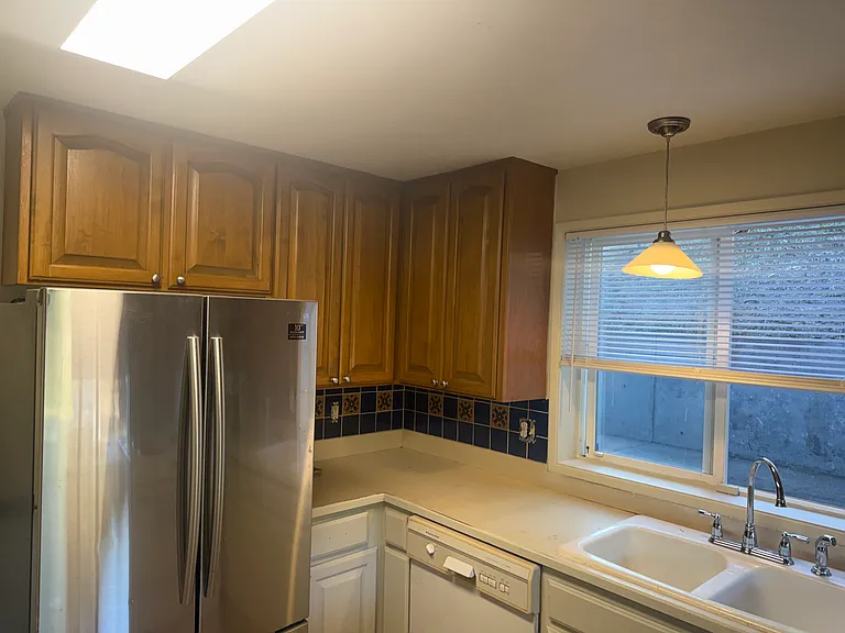 725 NW Quarry Rd — Photo 3