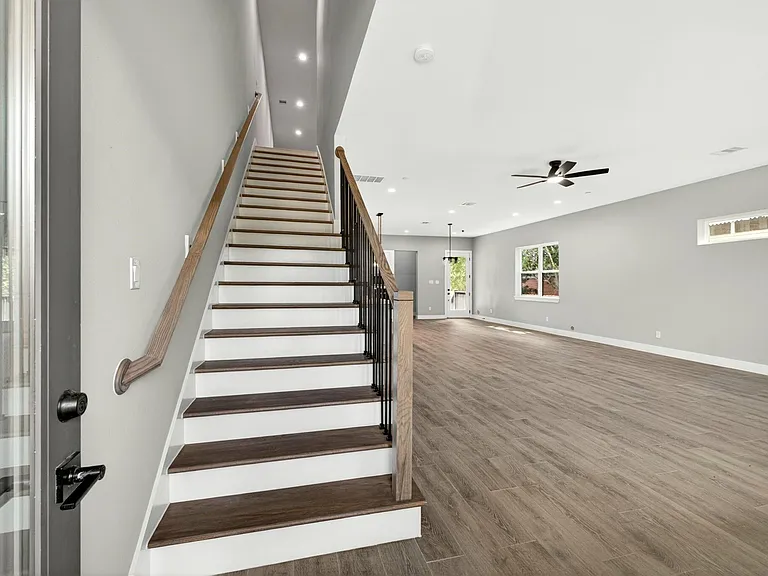 4517 Larch Ln — Photo 22
