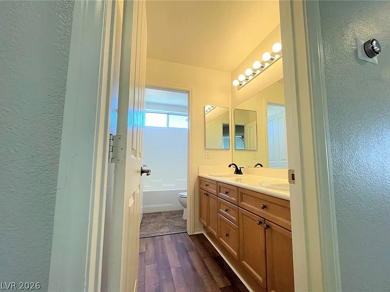 9222 Avon Park Ave — Photo 36