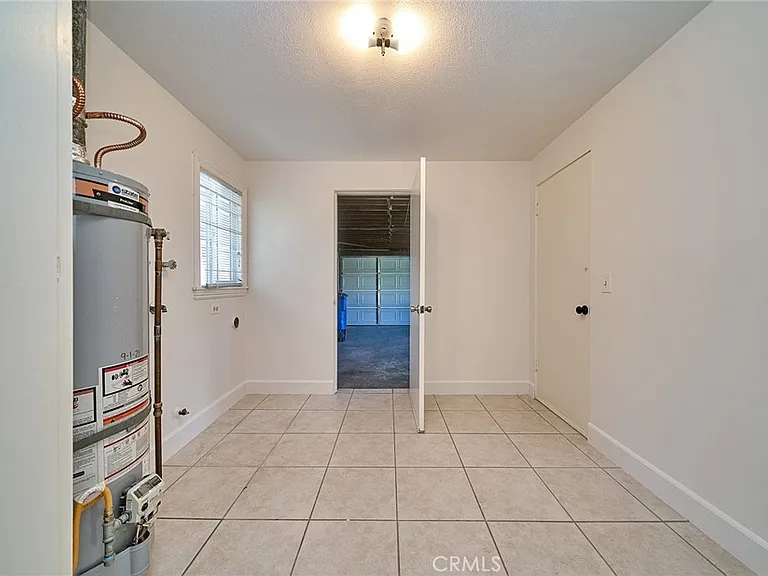 27916 Alvarez Dr — Photo 29