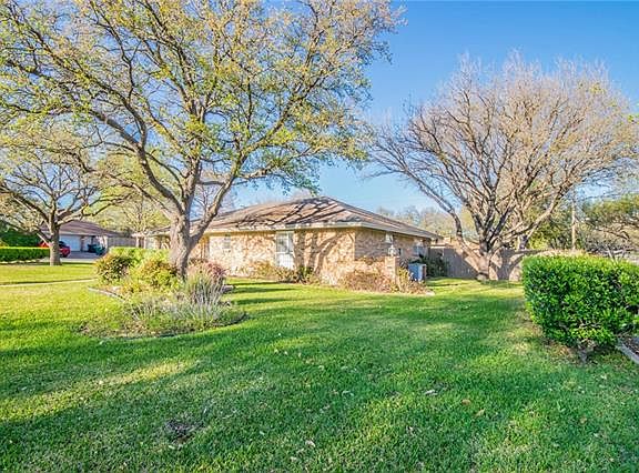 4th image of 6805 Kingswood Dr