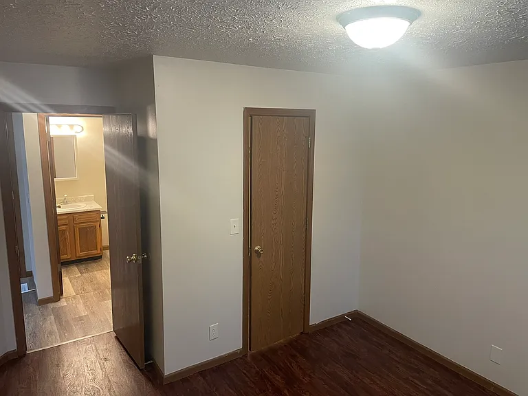 2124 Banstead Ct — Photo 11