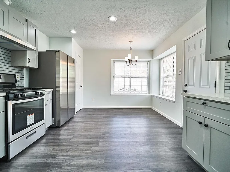 11011 Landsbury Ct — Photo 15