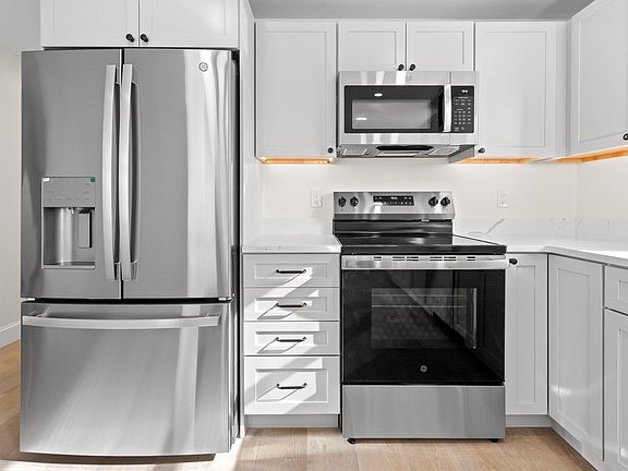 4th image of 16 Reynard St #2