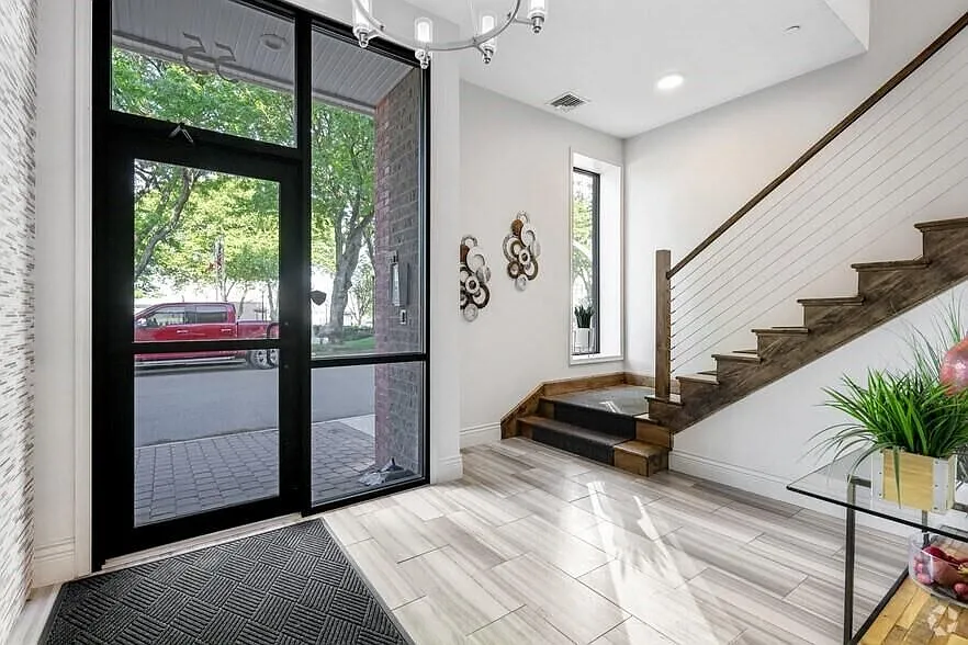 1 bed, 1.0 bath, 550 sqft, $1,850 — Photo 2