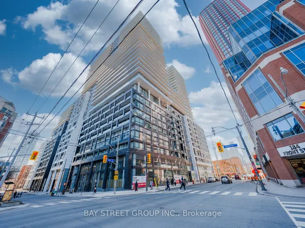 70 Princess St #1227E, Toronto, ON M5A 0X6