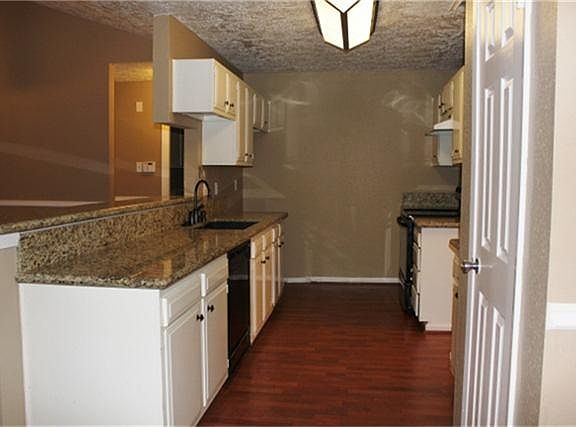 5th image of 10012 Wren St