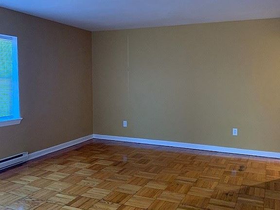 3rd image of 908 Hamilton Blvd APT 2