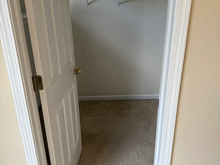 210 Lakebirch Dr — Photo 10