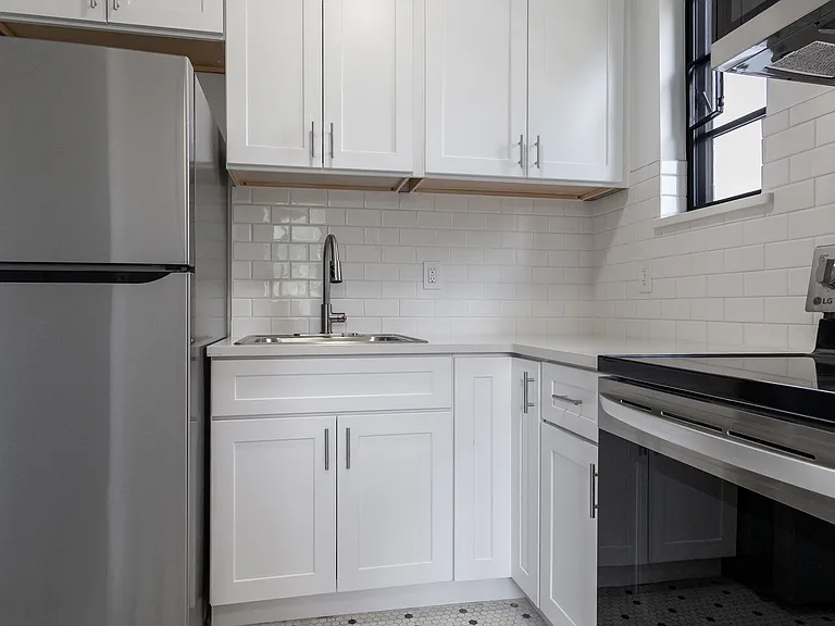 Marleigh Apartments — Photo 76