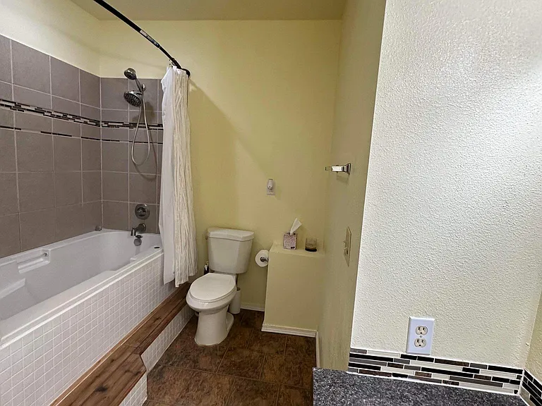 7324 E Taylor St — Photo 8