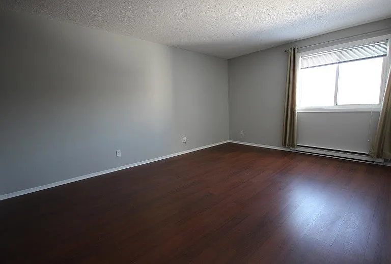 318 Lorry Greenberg Dr — Photo 38