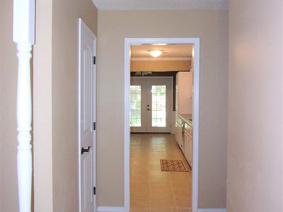 3rd image of 1209 N Miller Dr