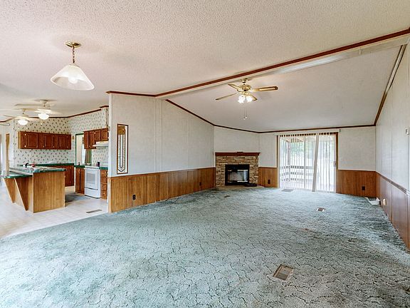 3rd image of 6567 Halls Hill Pike