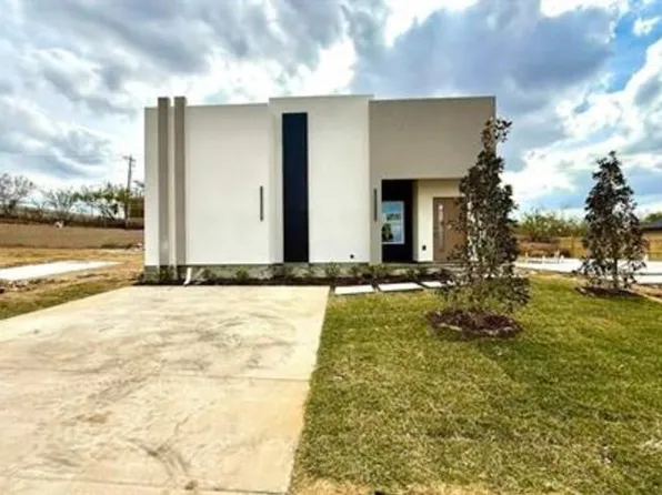 5049 Los Caballos Loop, Laredo, TX 78046