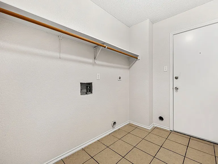 1005 Judy Ln — Photo 5