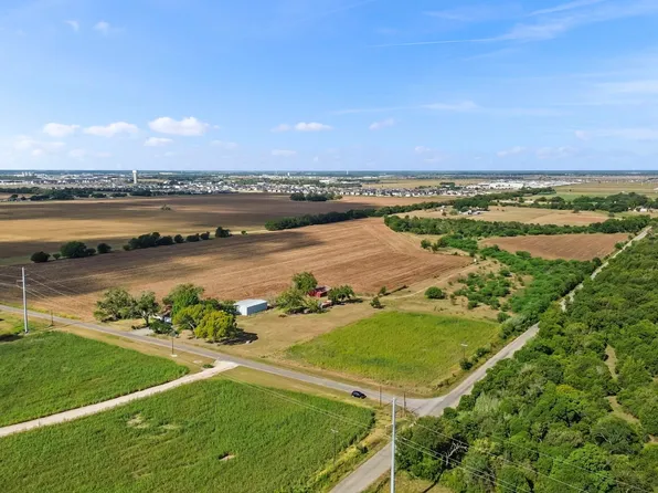 4410 Ploetz, Seguin, TX 78155