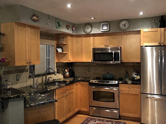 4th image of 2827 Pennypond Ln