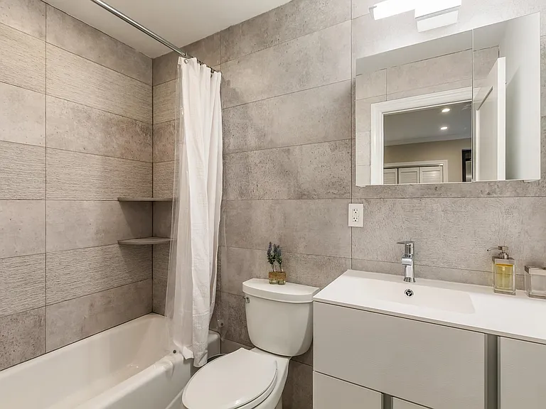 808 Washington St #GARDEN LEVEL — Photo 14