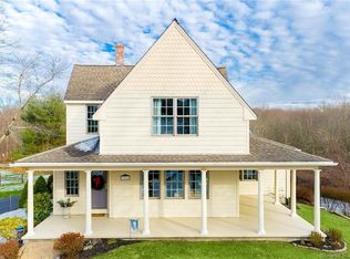 785 Wrights Crossing Rd, Pomfret Center, CT 06259