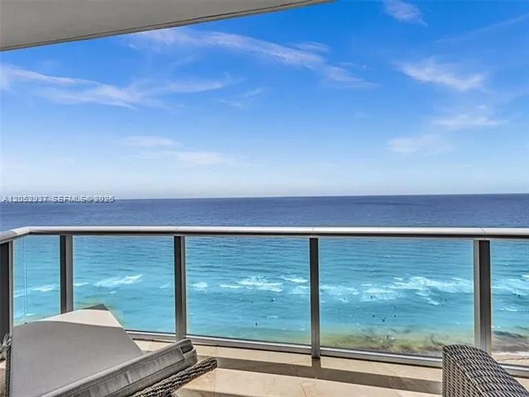 17001 Collins Ave #CU-2106 — Photo 3