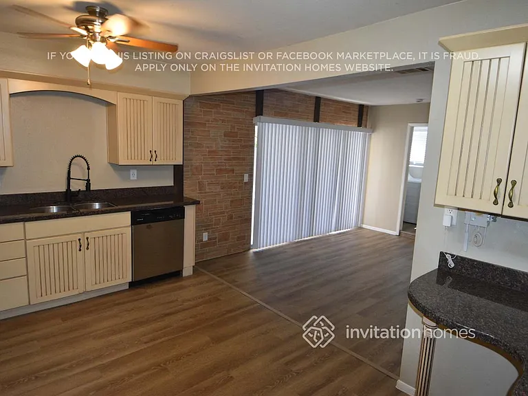2301 W Waltann Ln — Photo 9