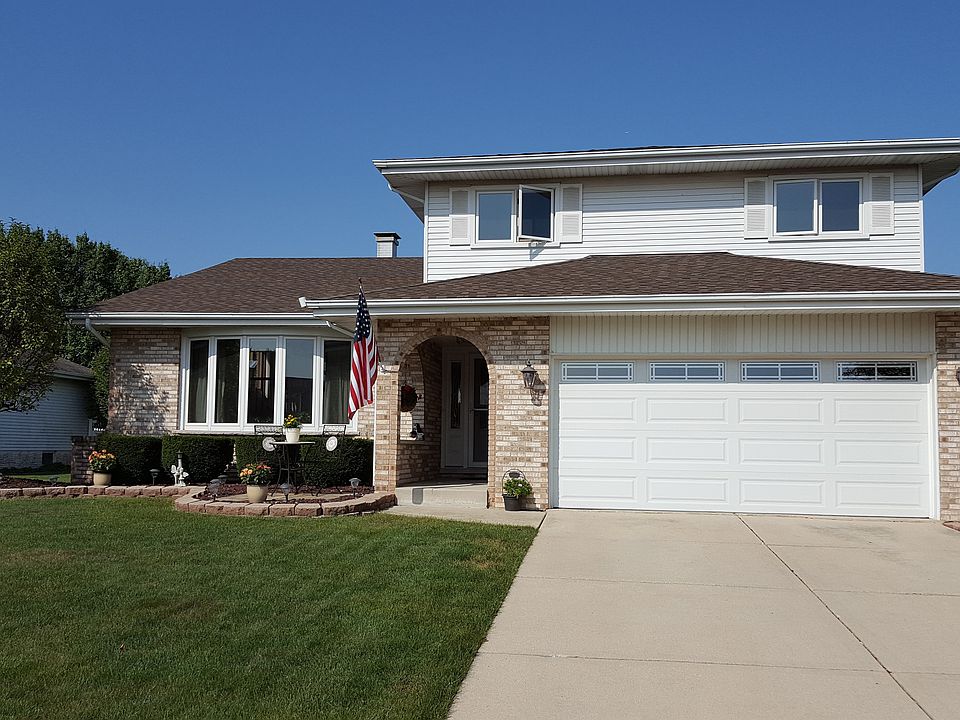 1st image of 15570 Kemper Dr