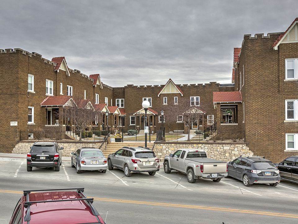 1st image of 5017 Underwood Avenue ##6