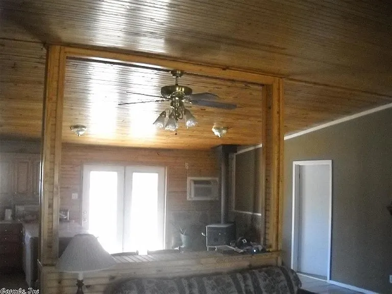 143 Tilley Ln — Photo 2