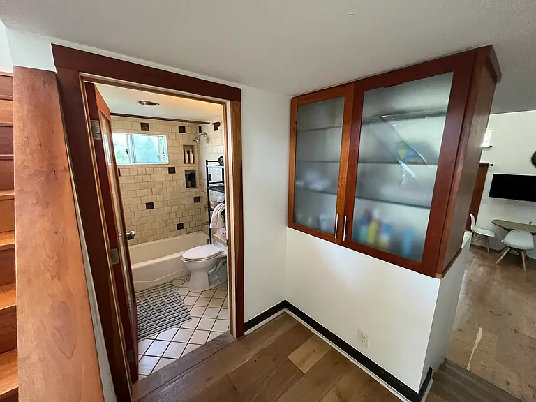 560 Westminster Ave #2 — Photo 6
