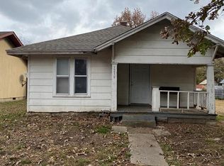 1216 S 12th St, Parsons, KS 67357