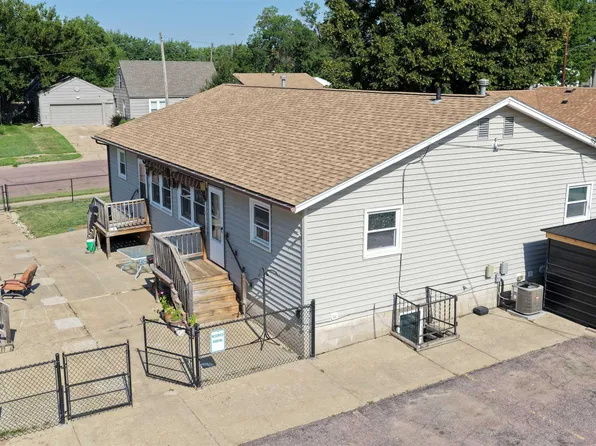 904 S Blaine Ave, Sioux Falls, SD 57103