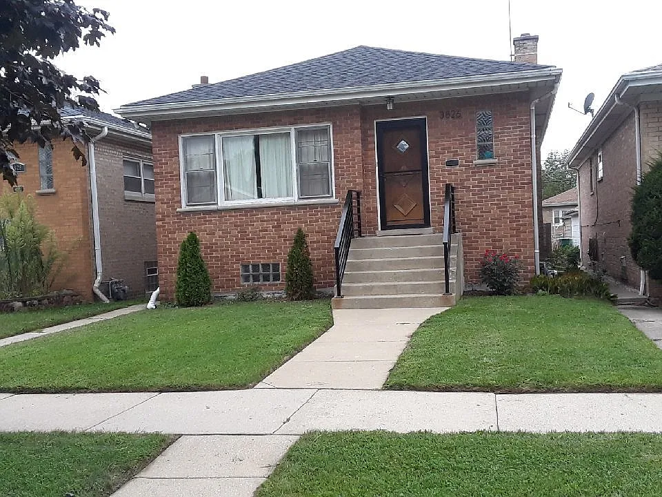 3826 Clarence Ave