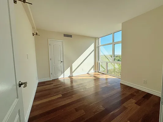 Rented by YouYork Management LLC | media 16