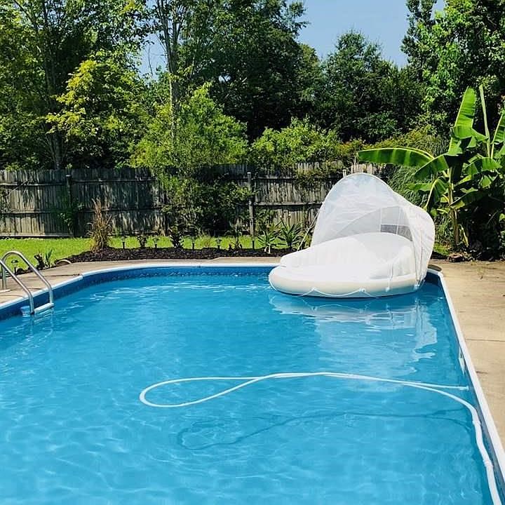 1st image of 10124 Summerfield Dr