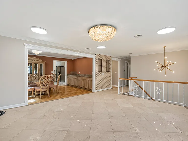 25 Cleveland Ave — Photo 12