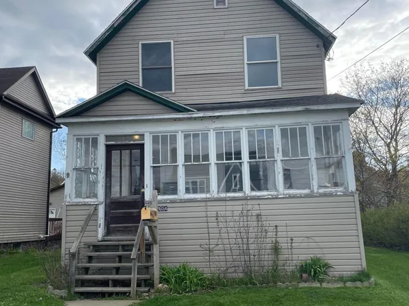 904 John St, Sault Sainte Marie, MI 49783
