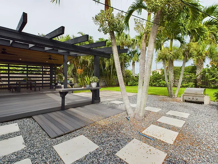1445 Bayshore Dr — Photo 23