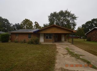 4311 King Cir, Greenwood, MS 38930
