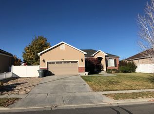 9728 S Woodridge Dr, South Jordan, UT 84009